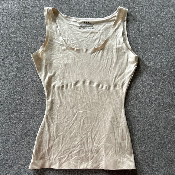🍁5/20$!! Maidenform Comfort Devotion Hourglass Shapewear Shirt - Picture 1 of 8